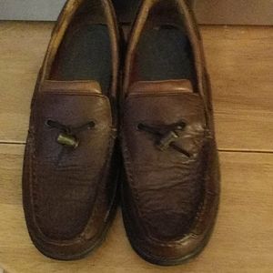 Cabela tan loafes